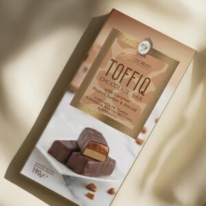TOFFIQ ΣΟΚΟΛΑΤΑ ΜΕ ΚΑΡΑΜΕΛΑ, ΜΠΙΣΚΟΤΟ & ΦΥΣΤΙΚΟΒΟΥΤΥΡΟ, 190gr
